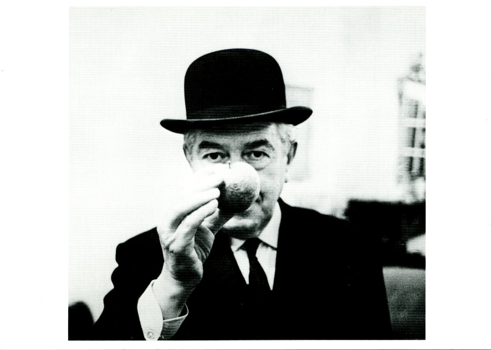 Portrait avec pomme by René Magritte - 4 X 6 Inches (10