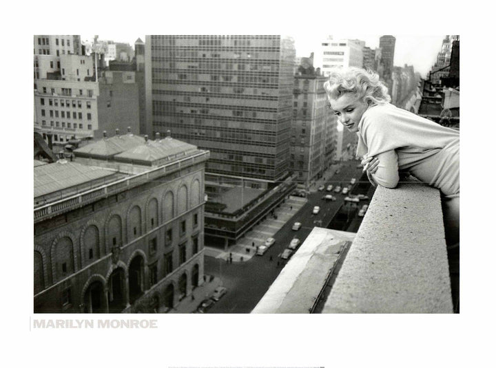 Marilyn Monroe in Manhattan - 24 X 32 Inches (Art Print)