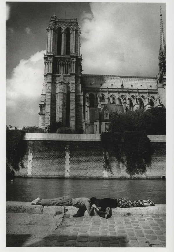 Quai de Montebello by Willy Ronis - 4 X 6 Inches (10 Postcards)