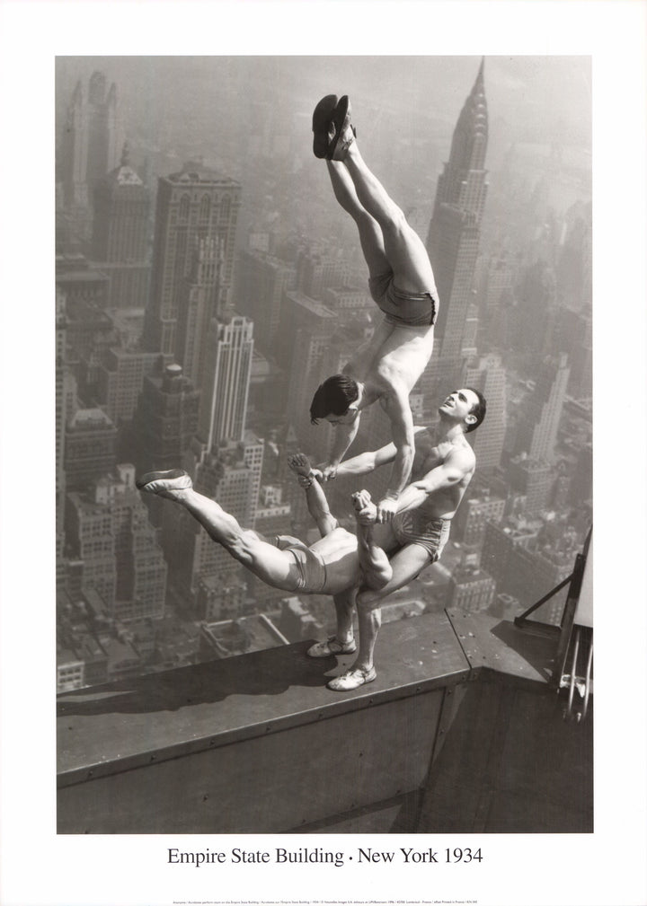 Acrobates Perform Stunt on the Empire State Building, 1934 by Anonyme - 20 X 28 Inches (Art Print)