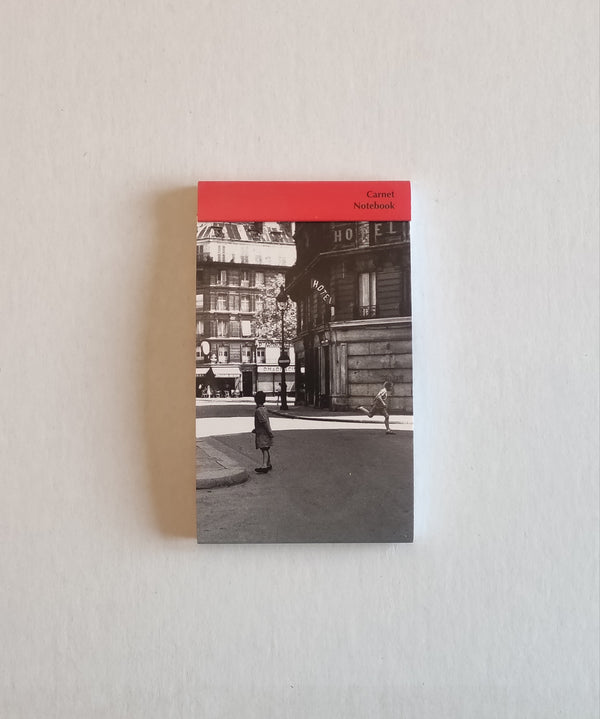 En été rue de Moussy, Paris, 1950 by Louis Stettner - 3 X 5 Inches (Notebook)