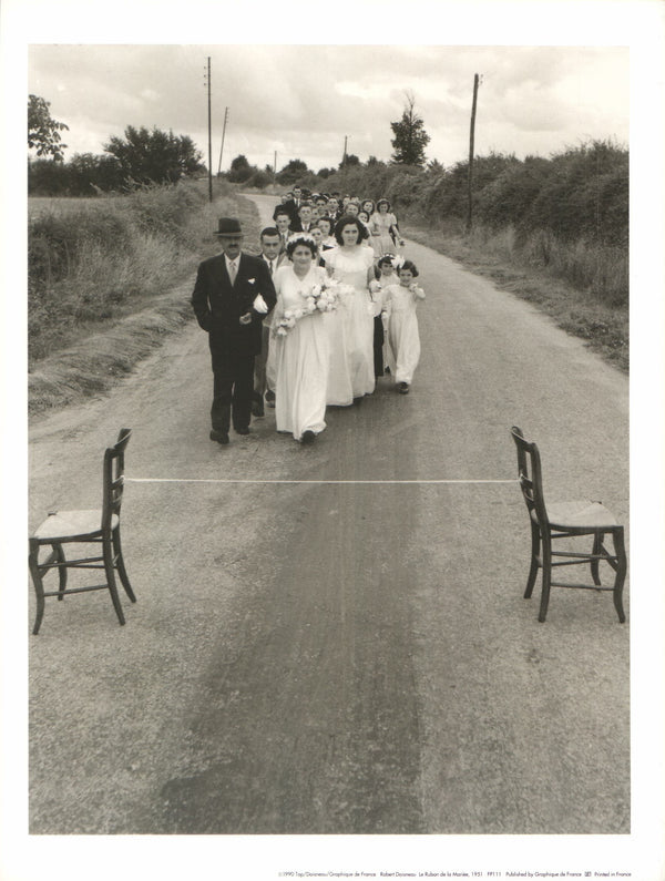 Le Ruban de la Mariée, 1951 by Robert Doisneau - 10 X 12 Inches (Art Print)