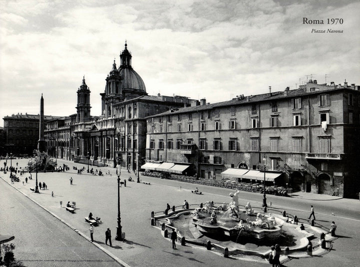 Piazza Navona , Rome 1970 by Gianni Berengo Gardin - 25 X 33 Inches (Art Print)